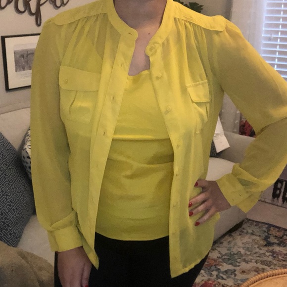 Button down Blouse by Worthington semi sheer - Picture 2 of 10